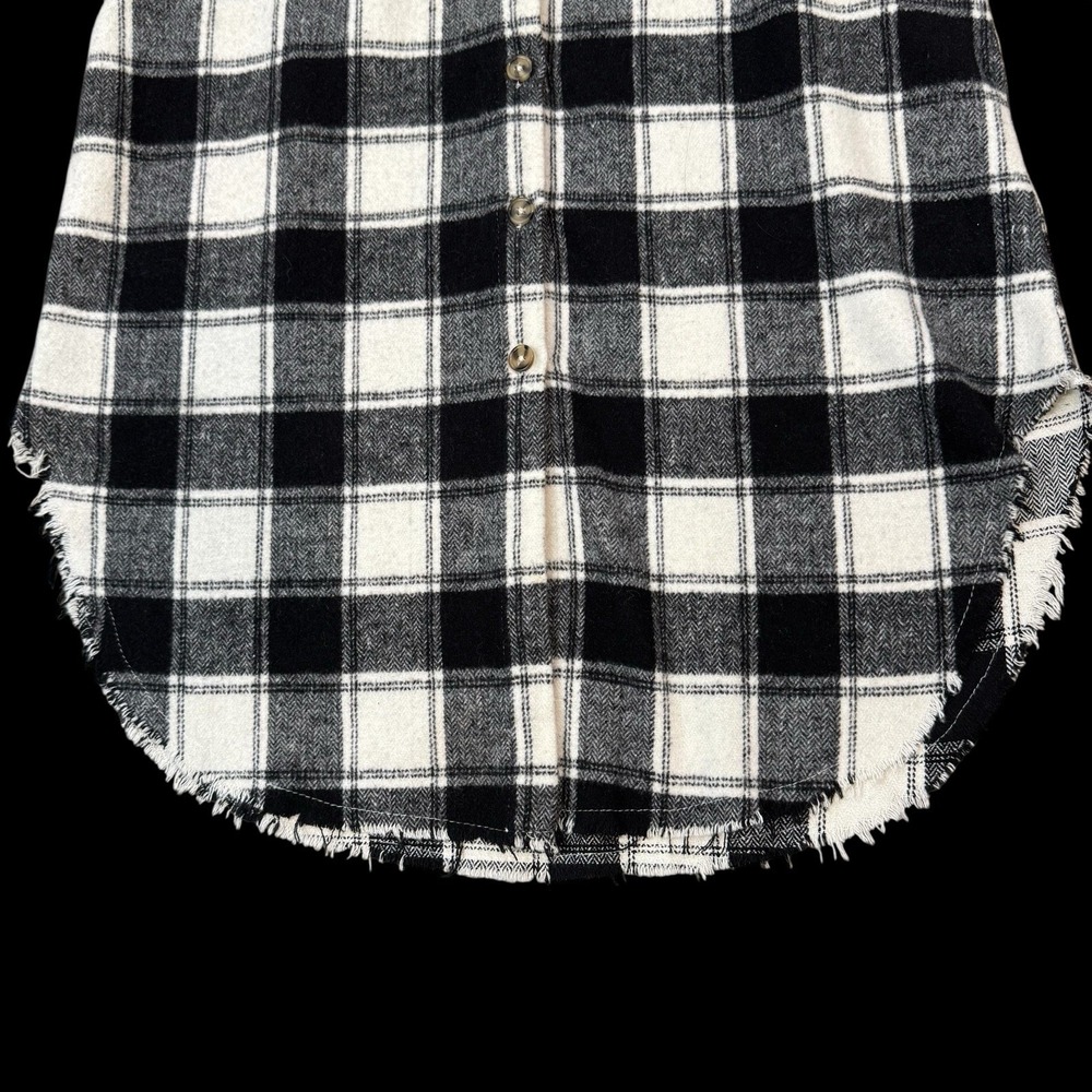 Dizzy Lizzy Plaid Raw Hem Long Button Down Flannel‎ Cardigan Jacket Sz M #68 - Picture 3 of 8